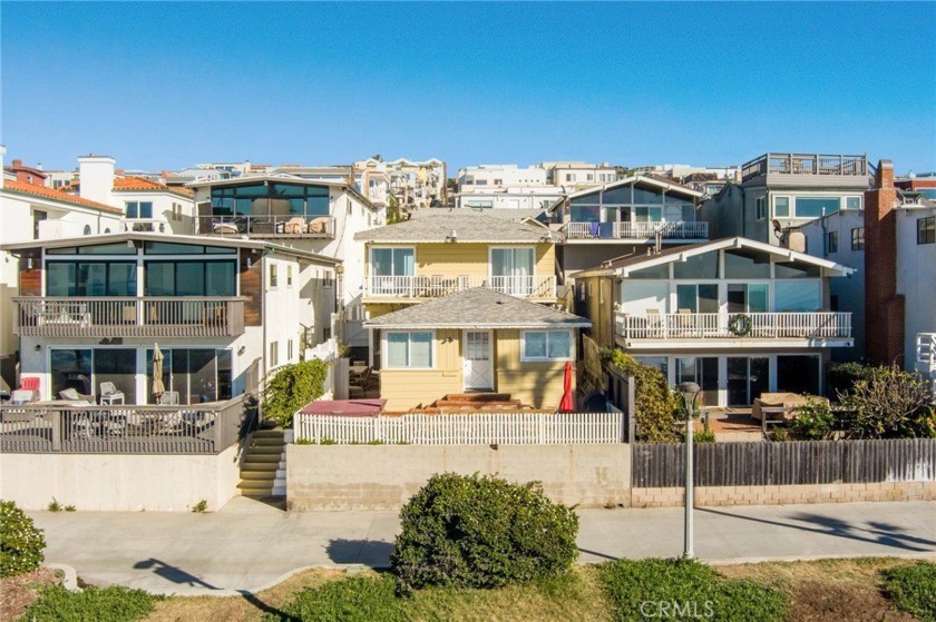 This might be the last time you see an oversized beachfront lot - Beach Townhome/Townhouse for sale in Manhattan Beach, California on Beachhouse.com