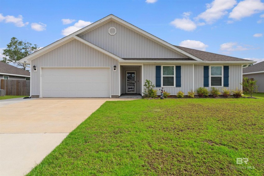 Better Than New GOLD FORTIFIED Home in Spanish Cove! Welcome to - Beach Home for sale in Lillian, Alabama on Beachhouse.com