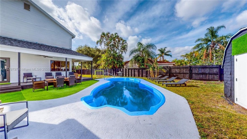 Beautifully updated 4 bed, 2 bath home located in the heart of - Beach Home for sale in Hollywood, Florida on Beachhouse.com