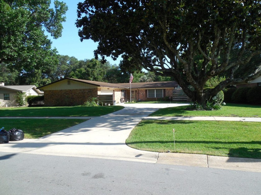 MOTIVATED SELLER! Price Reduced to Sell! Great Location - Beach Home for sale in Fort Walton Beach, Florida on Beachhouse.com