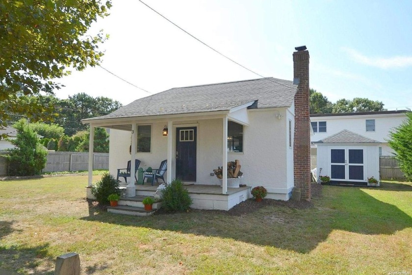 This updated 2 bedroom 1 bath Beach Cottage is a rare - Beach Home for sale in Hampton Bays, New York on Beachhouse.com