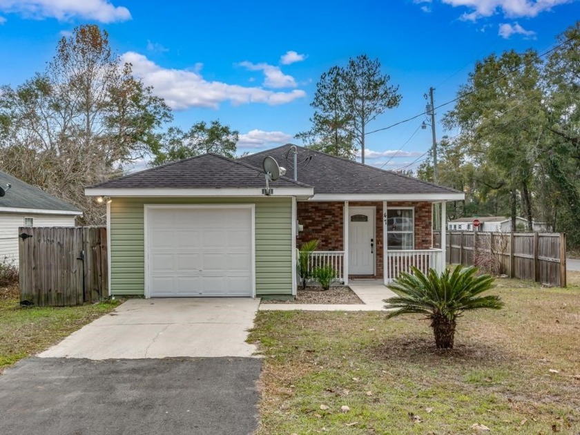 Welcome to your new-to-you home in the lovely Grieners Addition - Beach Home for sale in Crawfordville, Florida on Beachhouse.com