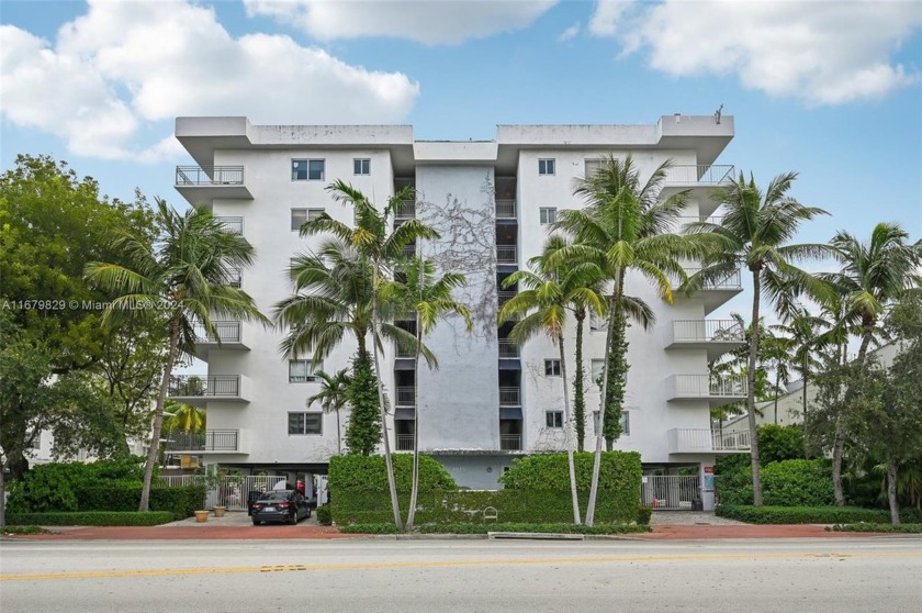 THIS RARELY AVAILABLE 1 BEDROOM/1.5 BATH
CONDO ON ALTON ROAD IN - Beach Condo for sale in Miami Beach, Florida on Beachhouse.com