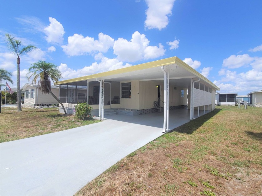 Just Listed $35,000 Furnished.  This 1973 Rama manufactured home - Beach Home for sale in Ellenton, Florida on Beachhouse.com