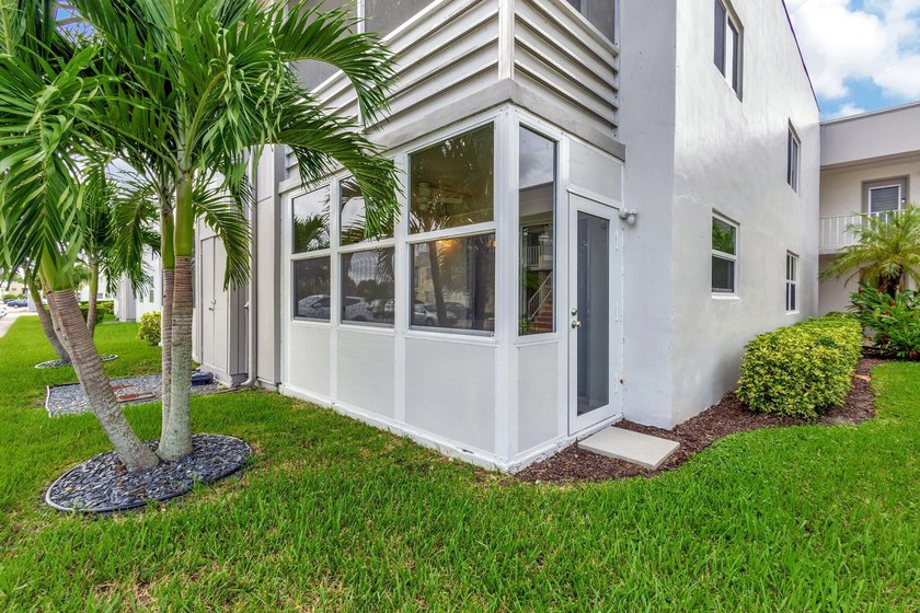 MOTIVATED! BRING ALL OFFERS! SOUGHT AFTER 1ST FLOOR 1BR/ 1.5 BA - Beach Condo for sale in Delray Beach, Florida on Beachhouse.com