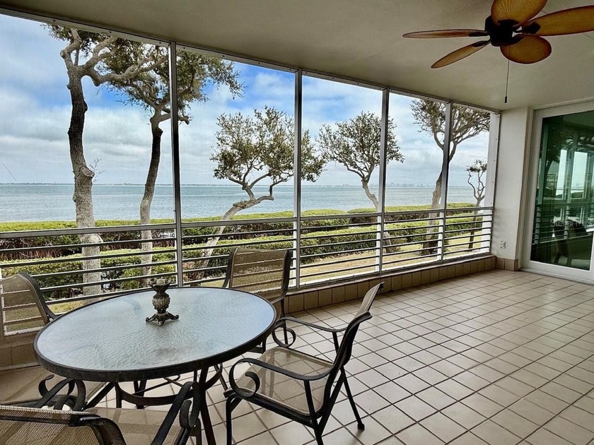 Longboat Key luxury living with sweeping water views - Beach Condo for sale in Longboat Key, Florida on Beachhouse.com
