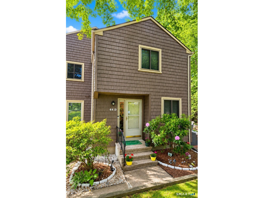 Welcome Home to Far Mill River! Nestled in one of Stratford's - Beach Townhome/Townhouse for sale in Stratford, Connecticut on Beachhouse.com