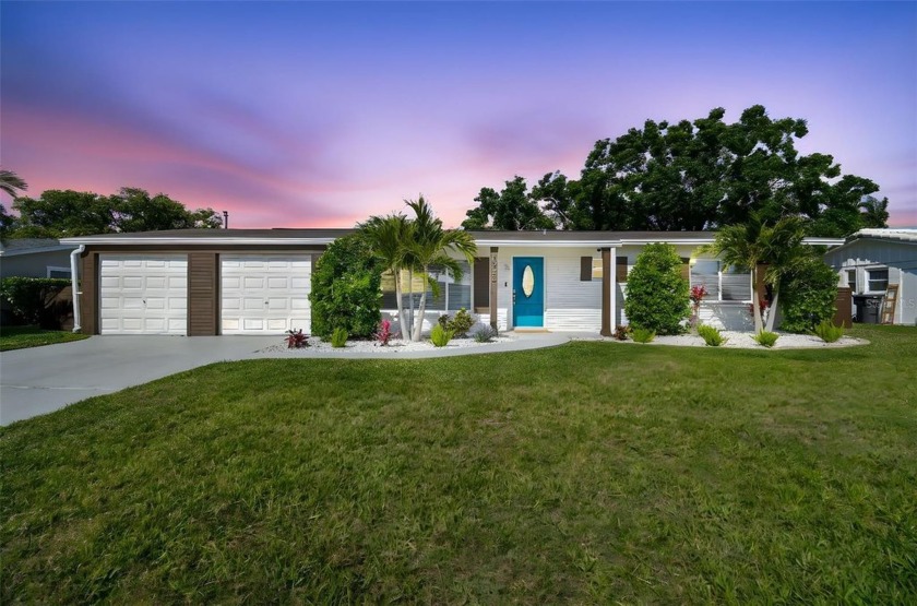 Seller says bring all offers! Welcome to Dana Shores! This - Beach Home for sale in Tampa, Florida on Beachhouse.com