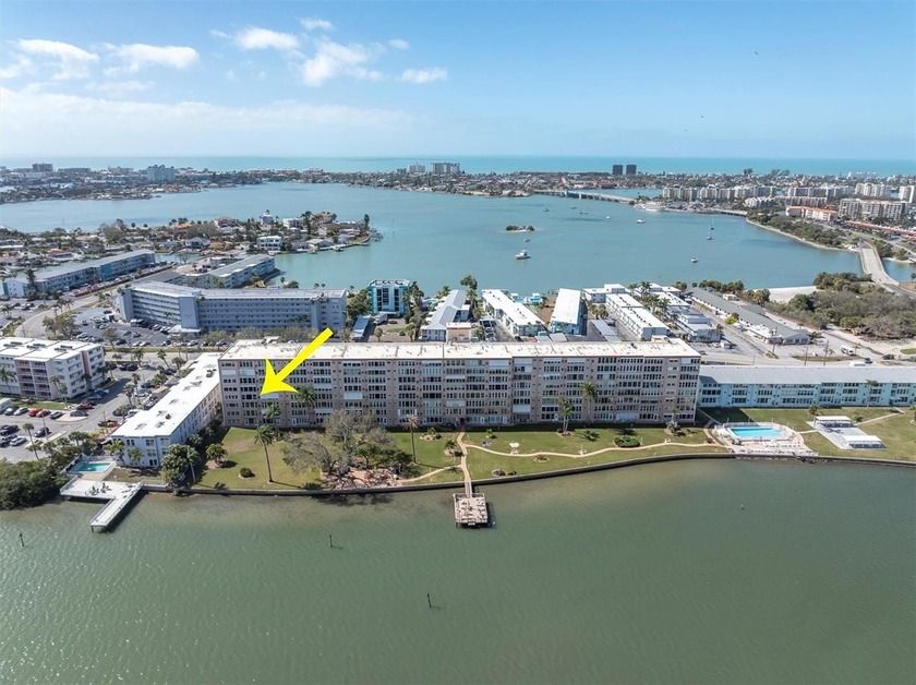 Welcome to Shore Crest in beautiful South Pasadena, where - Beach Condo for sale in South Pasadena, Florida on Beachhouse.com