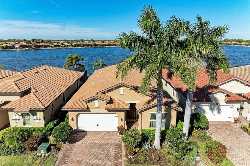 Under contract-accepting backup offers. Your dream waterfront - Beach Home for sale in Nokomis, Florida on Beachhouse.com