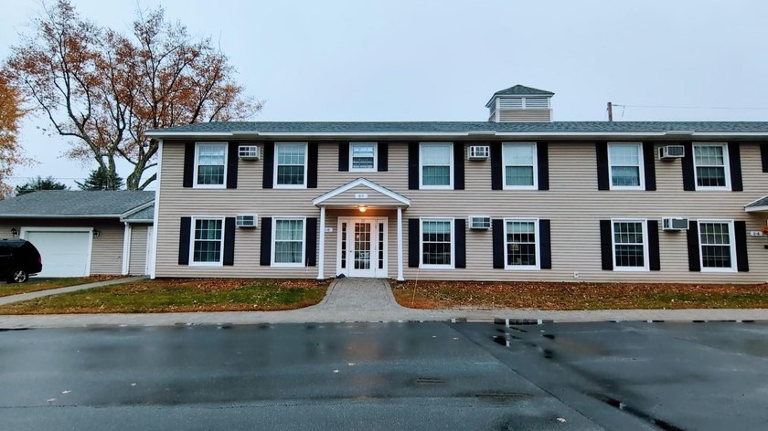 Welcome to easy, low-maintenance living in the desirable 55+ - Beach Condo for sale in Hampton, New Hampshire on Beachhouse.com