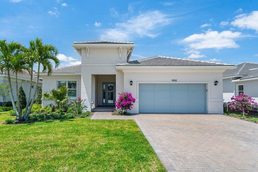 Exquisite move-in ready 3 Bedroom + Den, 2.5 Bathroom Isabella - Beach Home for sale in Palm Beach Gardens, Florida on Beachhouse.com