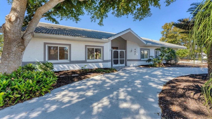 BEAUTIFULLY UNIQUE IN SORRENTO EAST - This custom built 4 - Beach Home for sale in Nokomis, Florida on Beachhouse.com