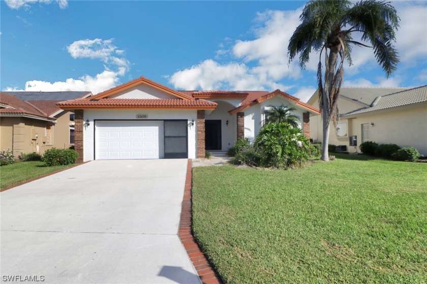 Beautifully remodeled home with stunning lake and golf course - Beach Home for sale in Fort Myers, Florida on Beachhouse.com