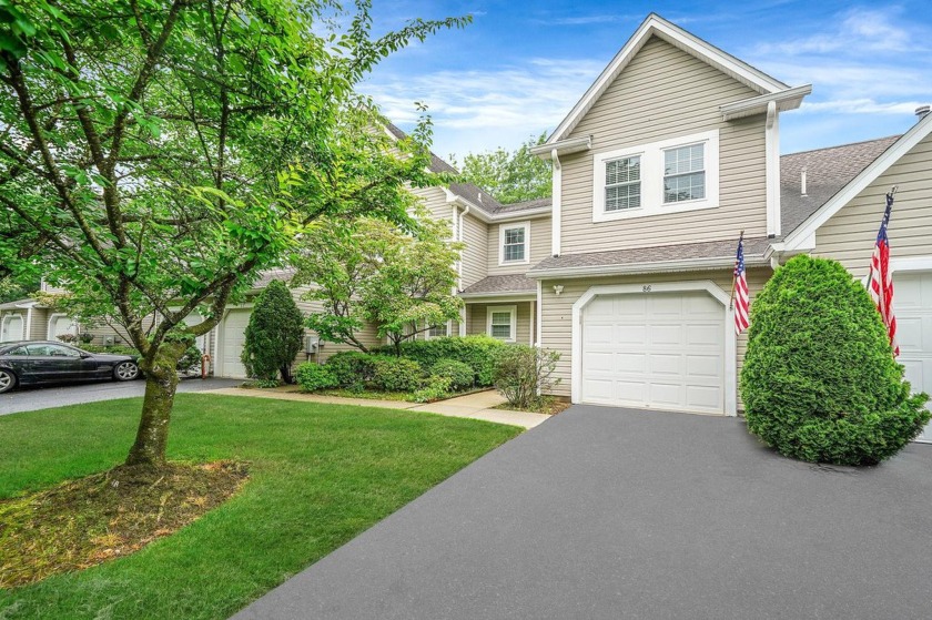 This rare and limited-edition Gloucester model offers the - Beach Condo for sale in East Setauket, New York on Beachhouse.com