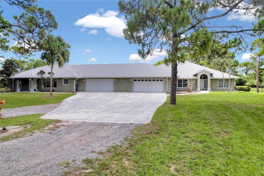 Opportunity Awaits! 1.7 acre fenced Duplex/Multi-Family Home! - Beach Townhome/Townhouse for sale in Palm Beach Gardens, Florida on Beachhouse.com
