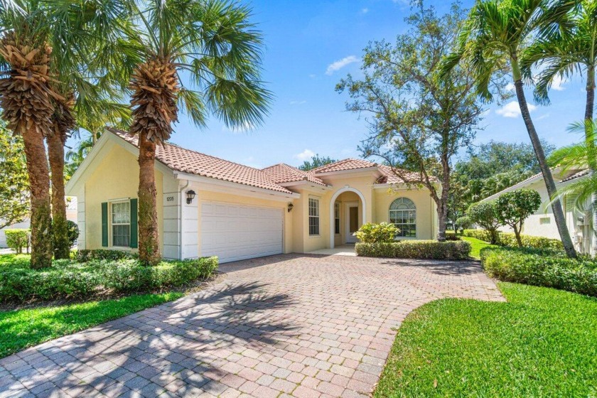 This home is an immaculate ''Oakmont'' model located in the - Beach Home for sale in Palm Beach Gardens, Florida on Beachhouse.com