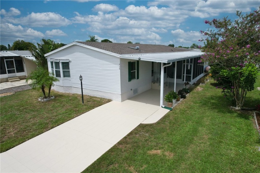 New 1995 model offers a Great Room and split room for added - Beach Home for sale in Barefoot Bay, Florida on Beachhouse.com