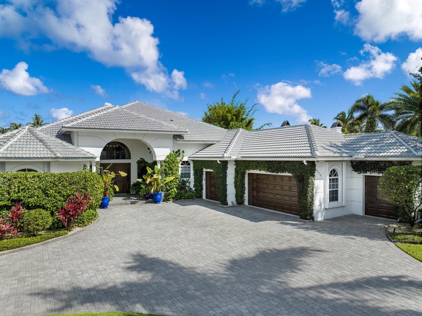 This stunning waterfront 3 bedrooms 3.5 baths pool home sits on - Beach Home for sale in Wellington, Florida on Beachhouse.com