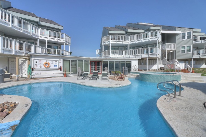 2 bedroom, 2 bath condo, swimming pool, hottub and beach - Beach Vacation Rentals in Port Aransas, Texas on Beachhouse.com