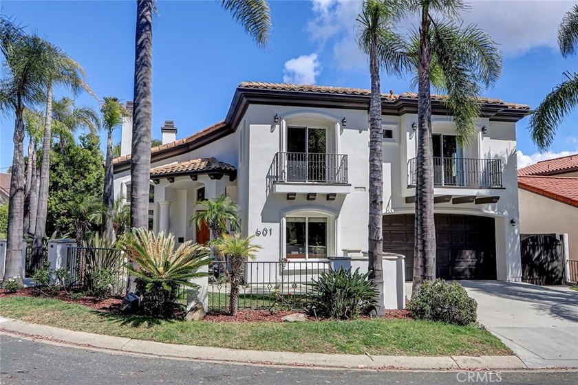 This beautiful and spacious upper Riviera home is on a prime - Beach Home for sale in Redondo Beach, California on Beachhouse.com