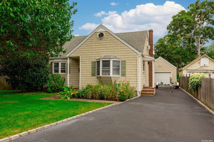 Gorgeous and meticulously maintained Cape close to Quaint Islip - Beach Home for sale in Islip, New York on Beachhouse.com