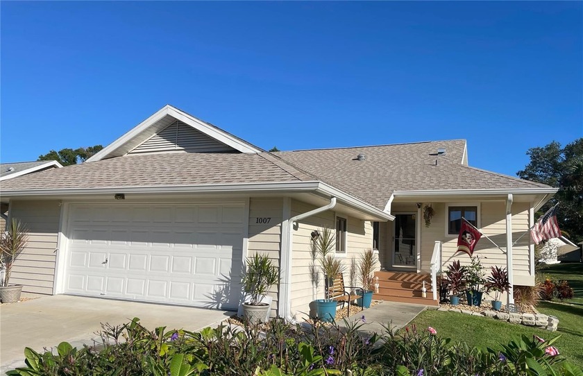 THIS HOME IS FULLY UPDATED & LOCATED IN THE BEAUTIFUL RESORT - - Beach Home for sale in Tarpon Springs, Florida on Beachhouse.com