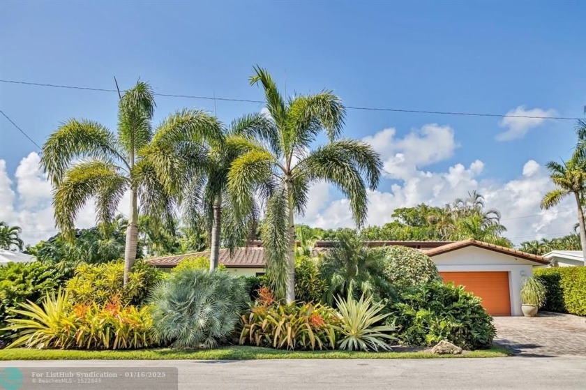 Welcome to Dolphin Palms, a tropical villa just three blocks - Beach Home for sale in Fort Lauderdale, Florida on Beachhouse.com