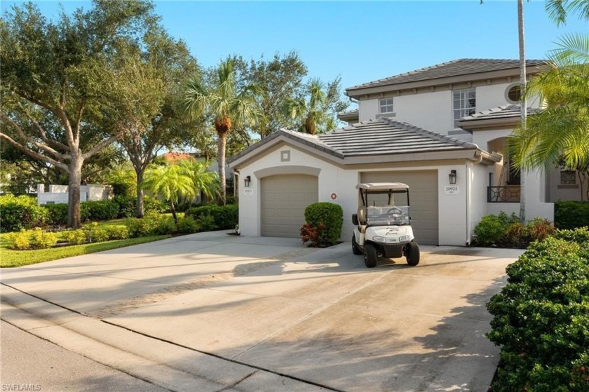 This lovely turnkey 2nd floor end unit coach home offers 2 - Beach Home for sale in Estero, Florida on Beachhouse.com