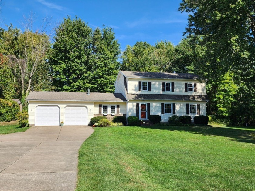 Beautiful Harborcreek 3 bedroom, 2 1/2 bath, 2-story set on 1.24 - Beach Home for sale in Harborcreek, Pennsylvania on Beachhouse.com