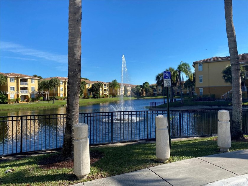 Beautiful lakefront condo in the desirable LA VIA CONDO - Beach Condo for sale in Pembroke Pines, Florida on Beachhouse.com