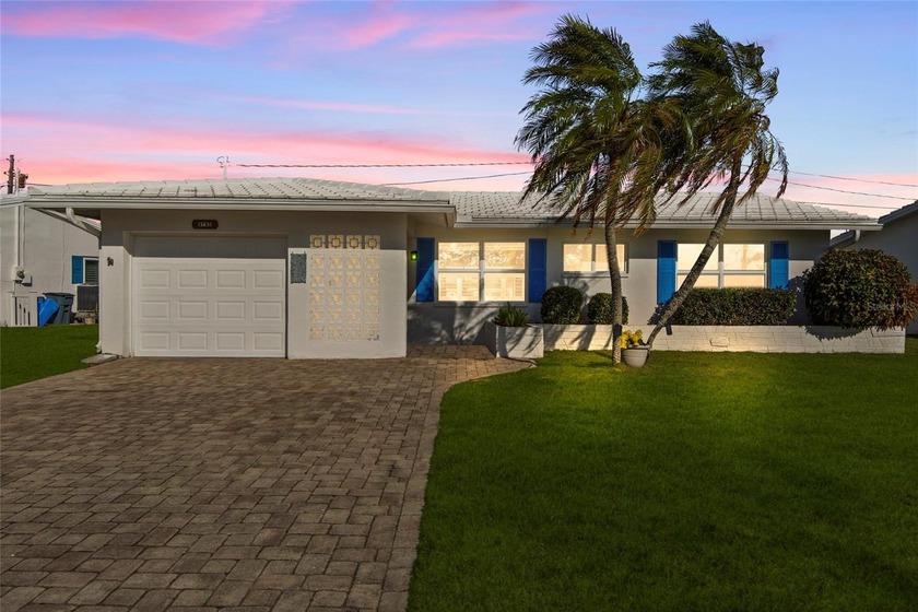 Welcome to easy Florida living in the highly desirable Mainlands - Beach Home for sale in Pinellas Park, Florida on Beachhouse.com