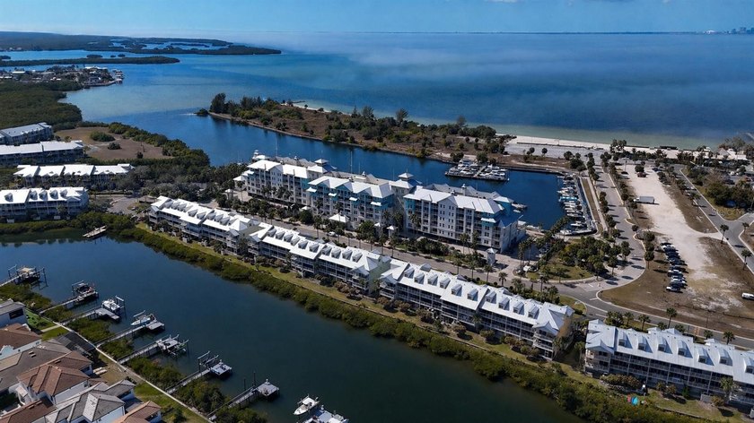 Waterfront Living in Little Harbor - Fully Furnished & Turnkey! - Beach Townhome/Townhouse for sale in Ruskin, Florida on Beachhouse.com