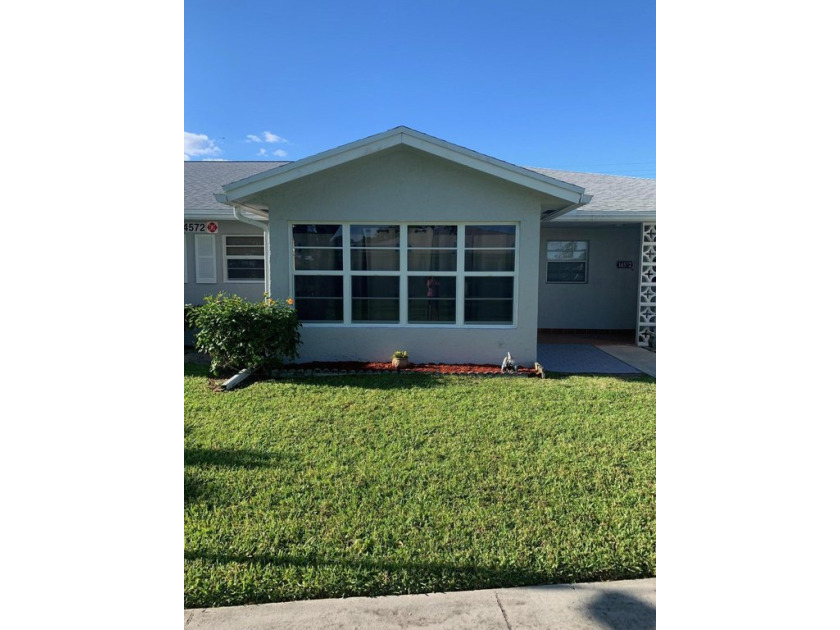 Beautifully remodeled 1 bed 2 full bath villa in a 55+ community - Beach Home for sale in Delray Beach, Florida on Beachhouse.com