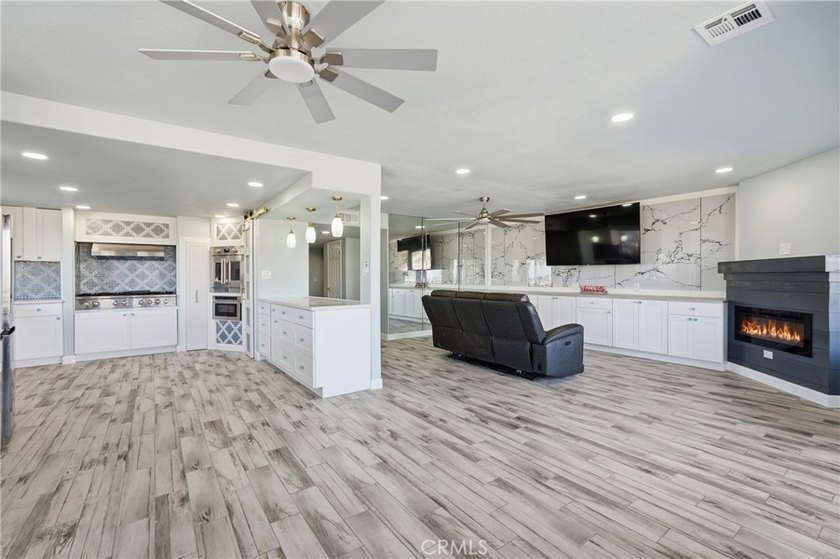 Completely remodeled from top to bottom, this stunning - Beach Condo for sale in San Pedro, California on Beachhouse.com