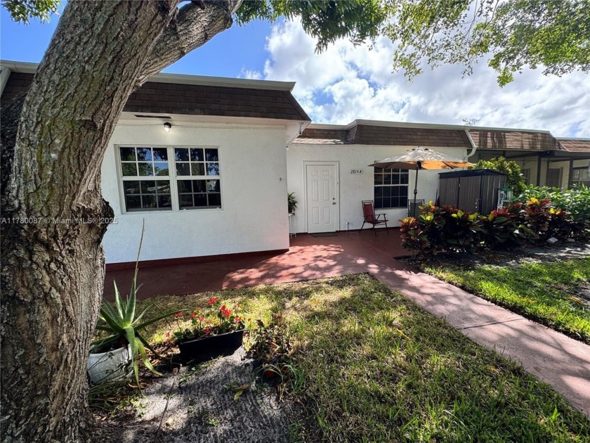 FHA-approved, HOA includes water, sewer, trash, and cable. Make - Beach Home for sale in Deerfield Beach, Florida on Beachhouse.com