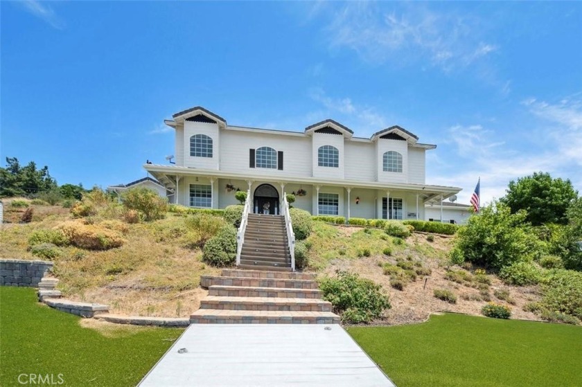 2 Homes in one lot. Main house is a stunning custom-built home - Beach Home for sale in Pala, California on Beachhouse.com
