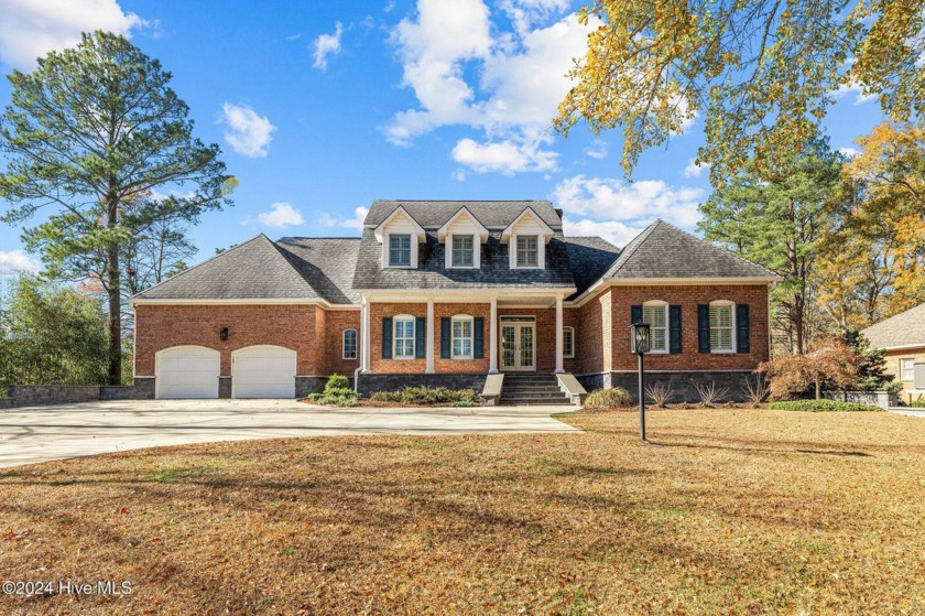 Trent Woods waterfront. Beautiful home which offers all the - Beach Home for sale in Trent Woods, North Carolina on Beachhouse.com