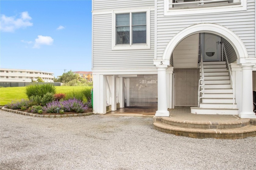 Nestled in the exclusive Hampton Court  Marina community at 580 - Beach Home for sale in Westhampton, New York on Beachhouse.com