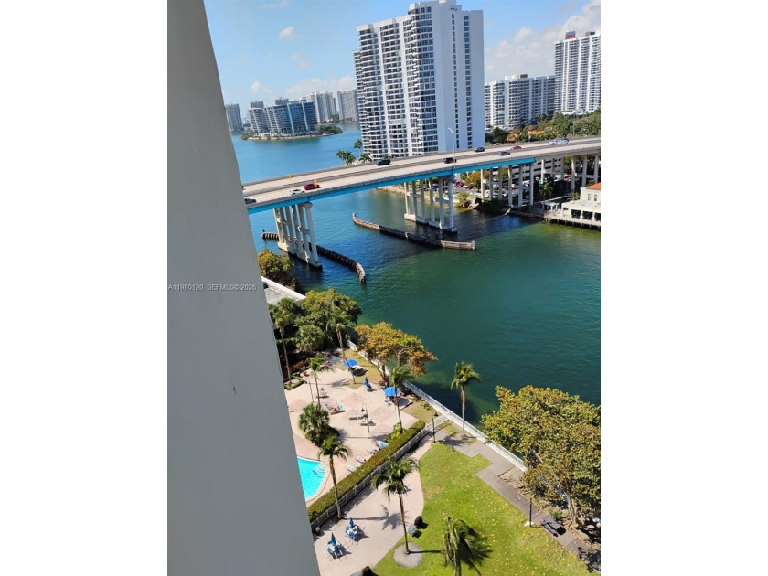 Great opportunity , one bed and one and a half bath, Awesome - Beach Condo for sale in Sunny Isles Beach, Florida on Beachhouse.com