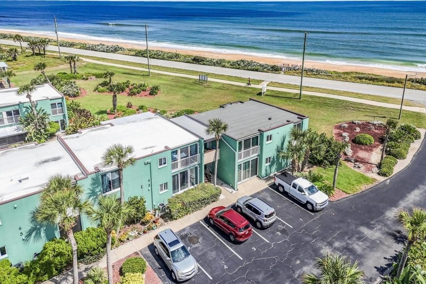 Very bright and impeccably clean 2-bedroom, 2-bath condo with - Beach Condo for sale in Ormond Beach, Florida on Beachhouse.com