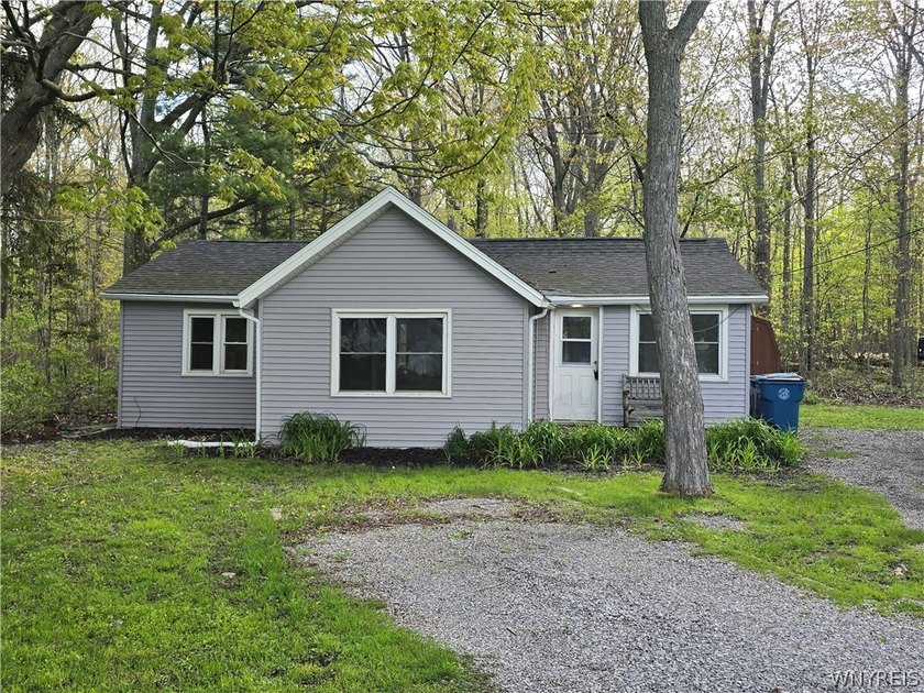 Great opportunity for buyers looking to add their own cosmetic - Beach Home for sale in Derby, New York on Beachhouse.com