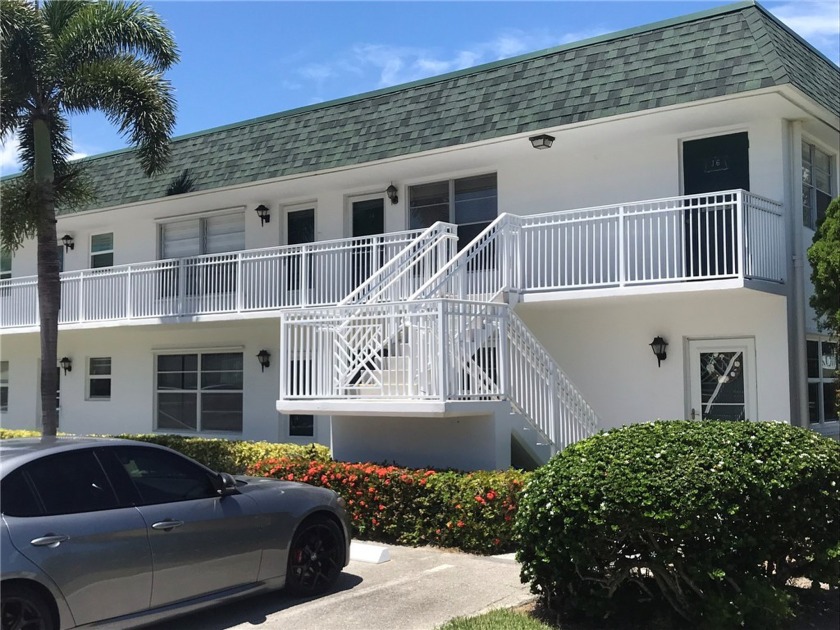 Value priced 2/2 condo in scenic Vista Harbor community! - Beach Home for sale in Vero Beach, Florida on Beachhouse.com