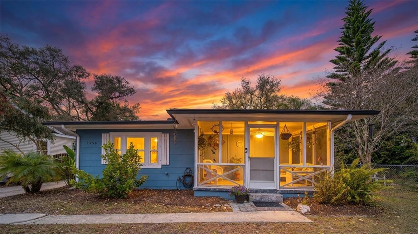 Under contract-accepting backup offers. Welcome to 1256 New York - Beach Home for sale in Dunedin, Florida on Beachhouse.com