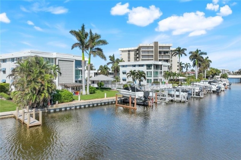 BAY VIEW, FULLY REMODELED, FIRST FLOOR, CORNER unit. This - Beach Home for sale in Naples, Florida on Beachhouse.com