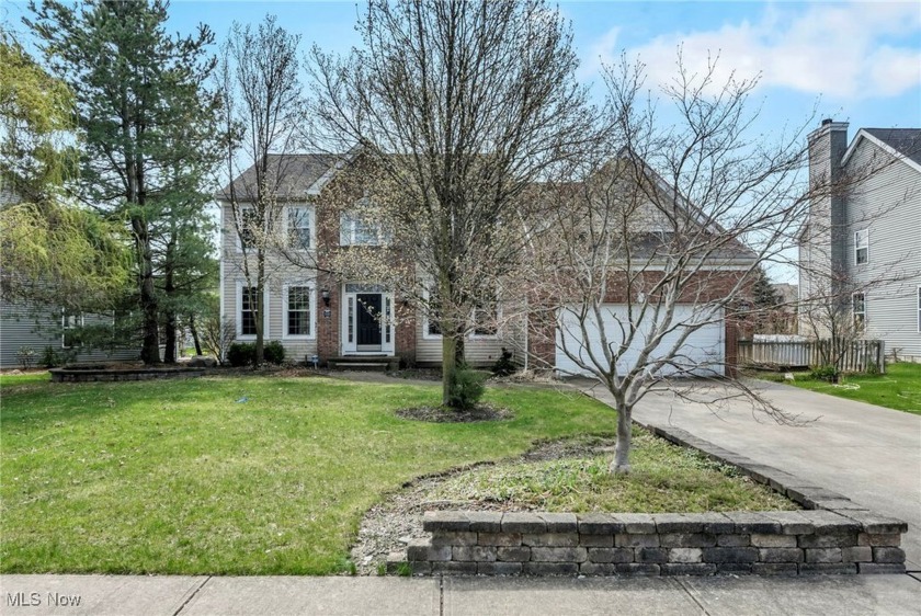 (Full 4K Video Available) Don't miss your chance to own this - Beach Home for sale in Avon Lake, Ohio on Beachhouse.com