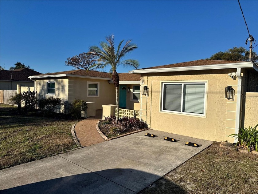 Cozy Newly Renovated Pool Home in Prime Tampa Location! Welcome - Beach Home for sale in Tampa, Florida on Beachhouse.com