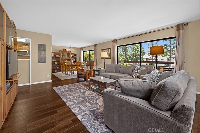 Beautifully upgraded 2 bedroom + den, 2 bath condo with approx - Beach Condo for sale in Long Beach, California on Beachhouse.com