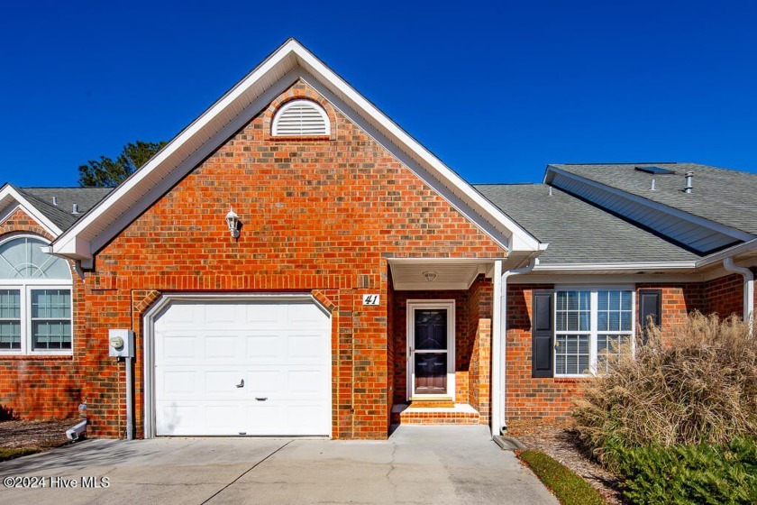 Welcome to 41 Pier Pointe, a charming townhouse nestled in the - Beach Townhome/Townhouse for sale in New Bern, North Carolina on Beachhouse.com