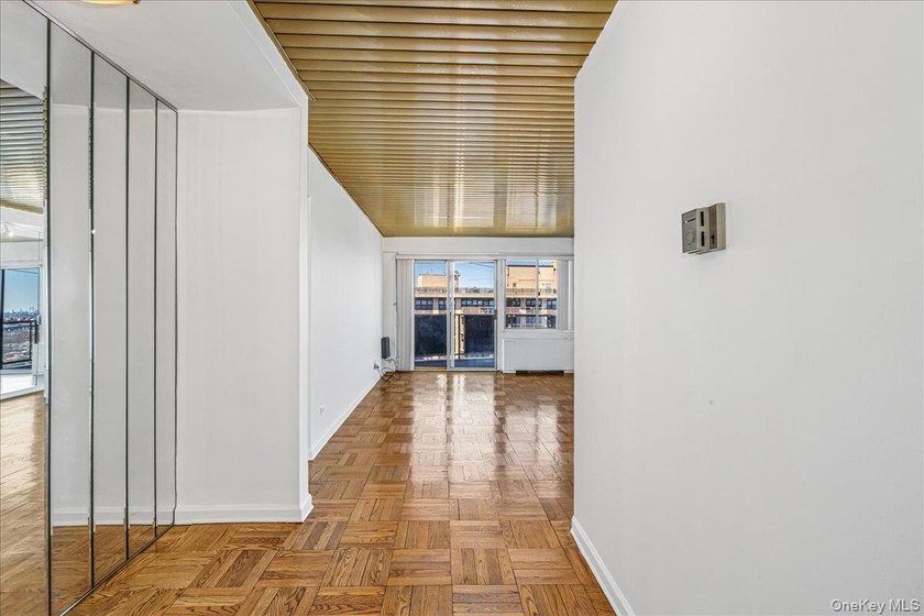 Elevate your lifestyle in this rare one-bedroom junior penthouse - Beach Home for sale in Bayside, New York on Beachhouse.com